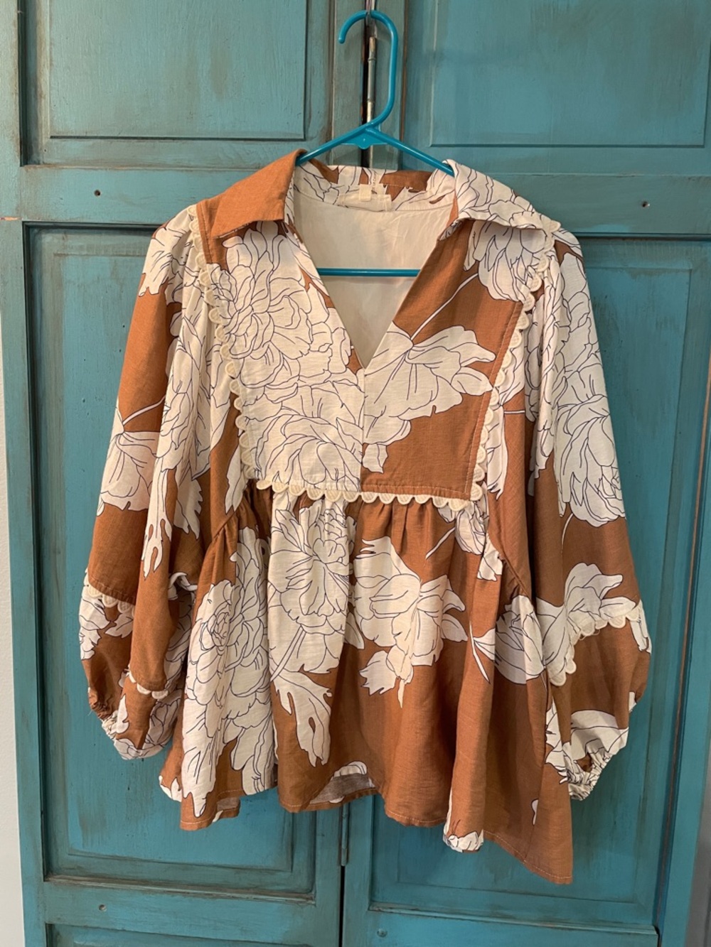 entro Rust & White Floral Tunic with Scalloped Yoke